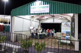 Stand da Lajes Patagonia é sucesso na primeira noite da Femult